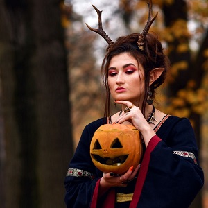 Halloween Costumes Inspired by Famous Movie Characters halloween costumes inspired by movie characters